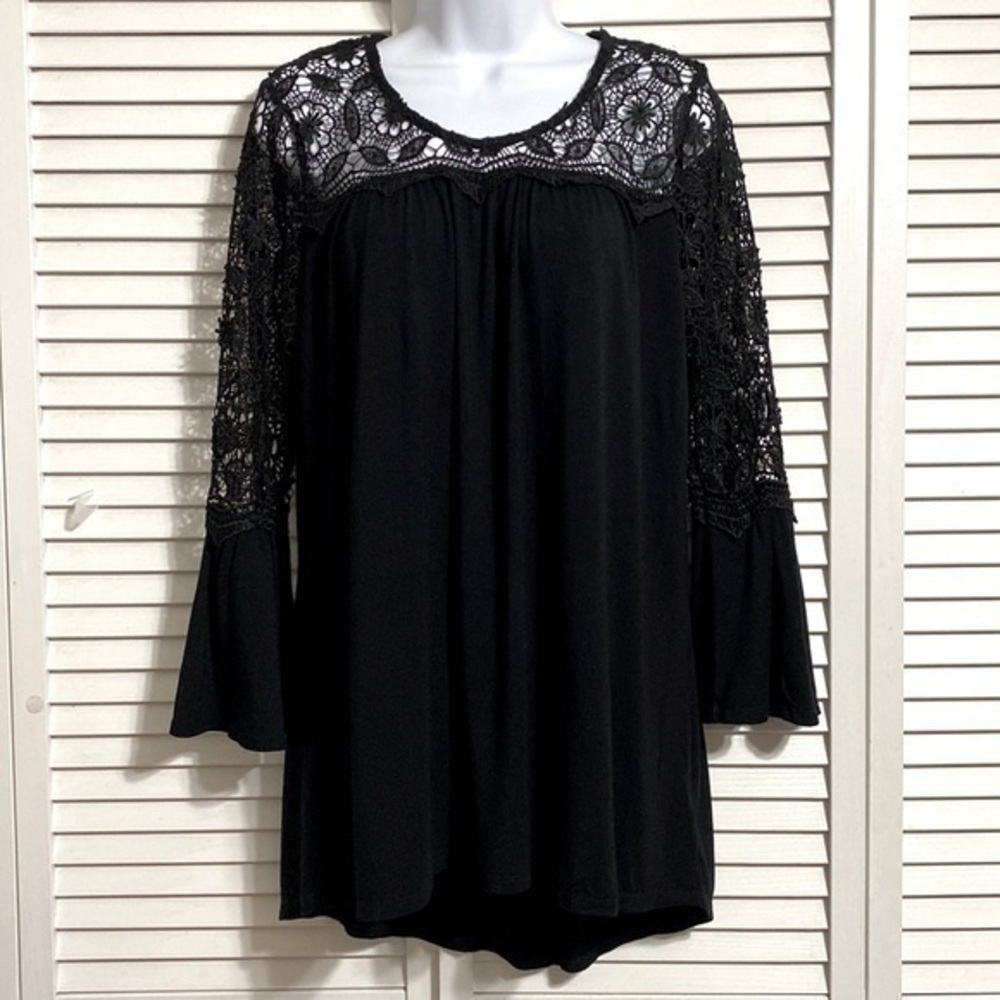 Kate & Mallory bell Sleeve shirt!